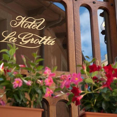 La Grotta Hotel San Marino Exterior photo